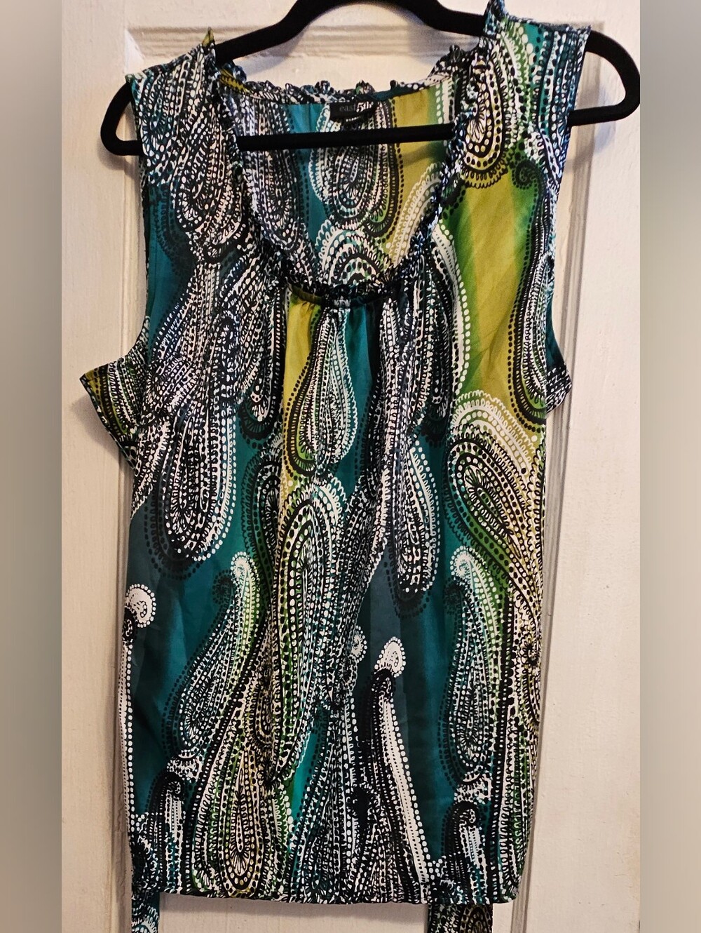 East 5th - Sleeveless Teal & Lime Paisley Blouse - Lightweight Women's Top